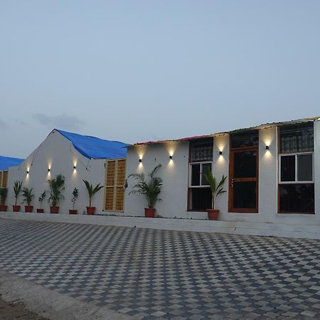 Samudra Resort Nashik Exteriör bild