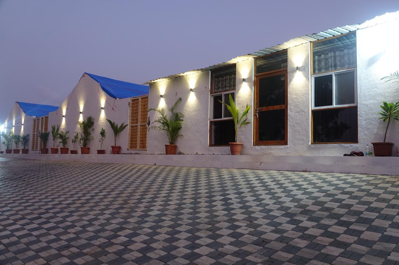 Samudra Resort Nashik Exteriör bild